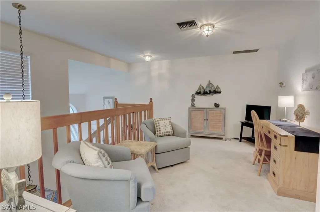 40 Water Oaks Way Naples FL 34105