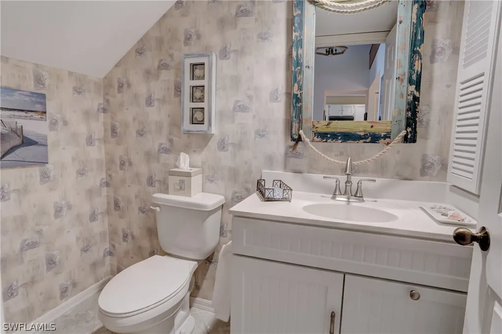 40 Water Oaks Way Naples FL 34105