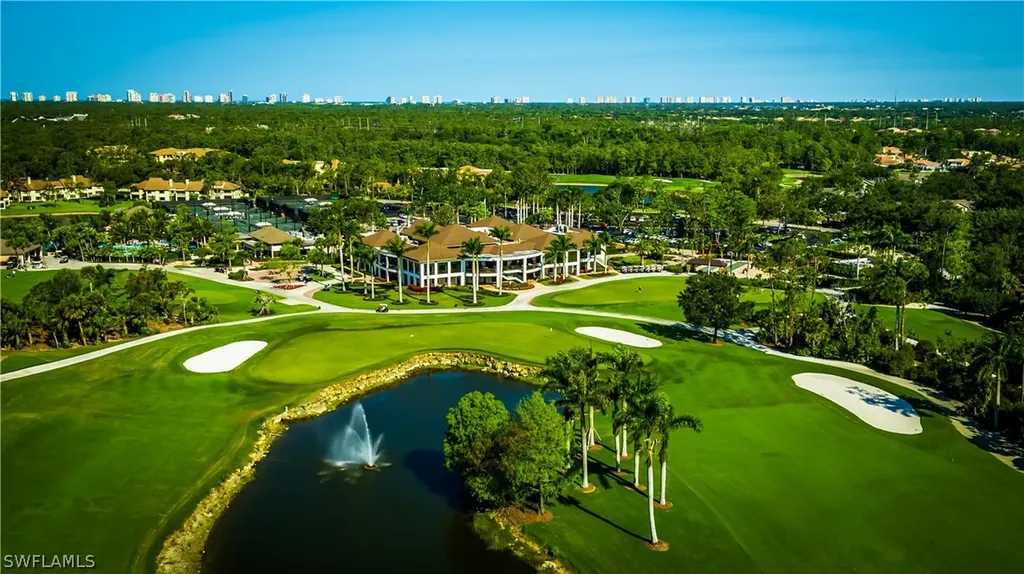 40 Water Oaks Way Naples FL 34105
