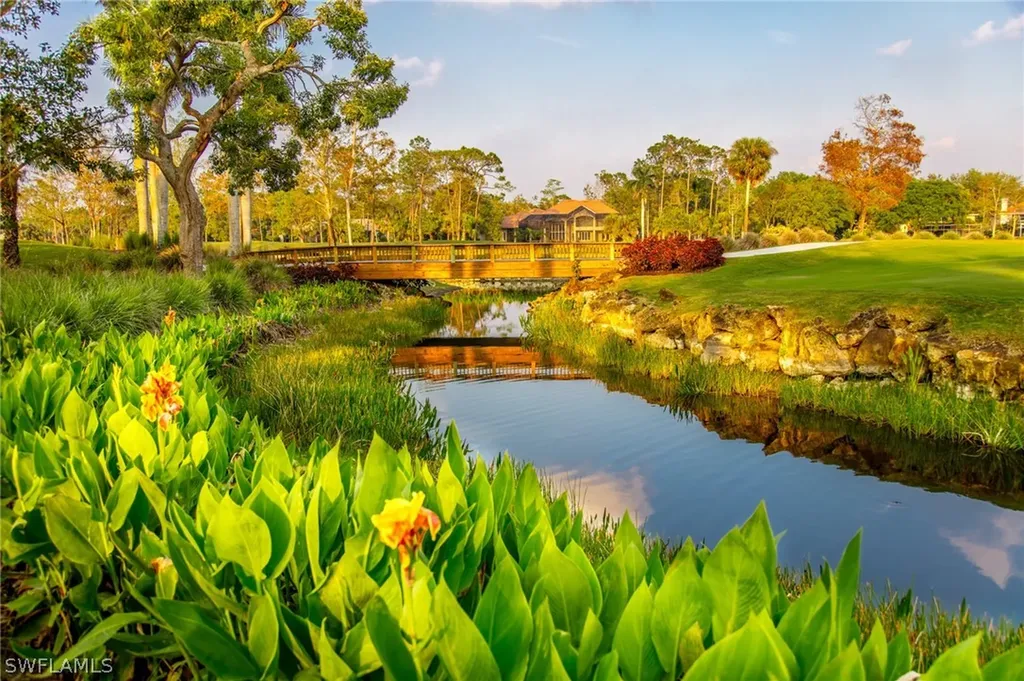 40 Water Oaks Way Naples FL 34105