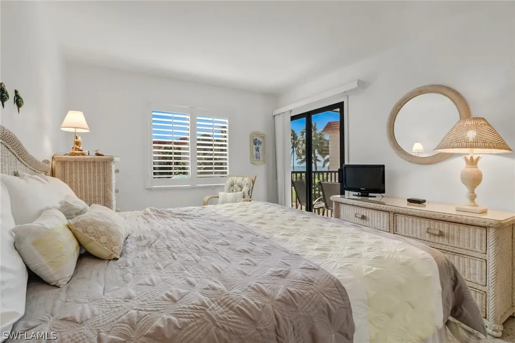 671 E Gulf Drive Sanibel FL 33957