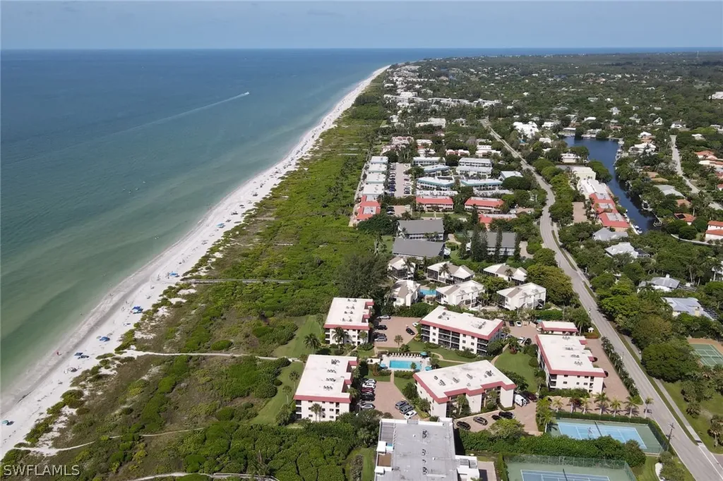 671 E Gulf Drive Sanibel FL 33957
