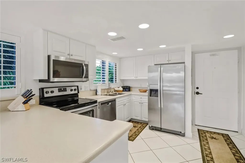 671 E Gulf Drive Sanibel FL 33957