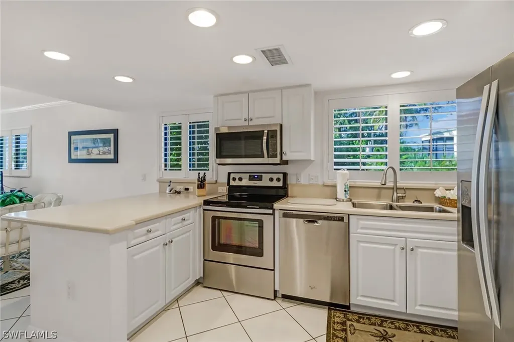 671 E Gulf Drive Sanibel FL 33957