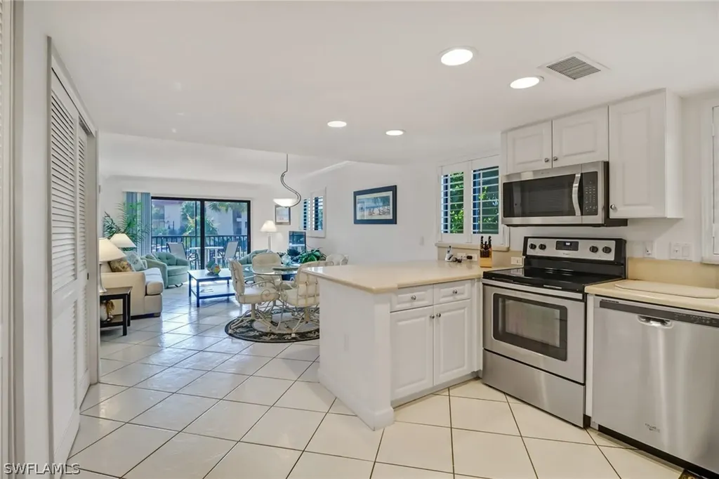 671 E Gulf Drive Sanibel FL 33957