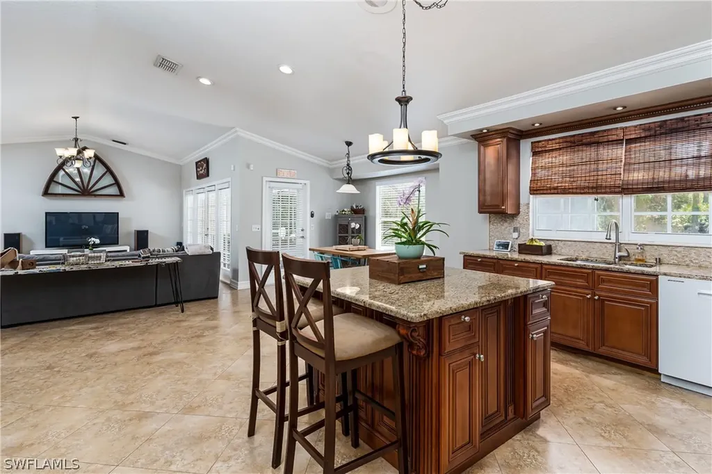 660 11th Street NW Naples FL 34120