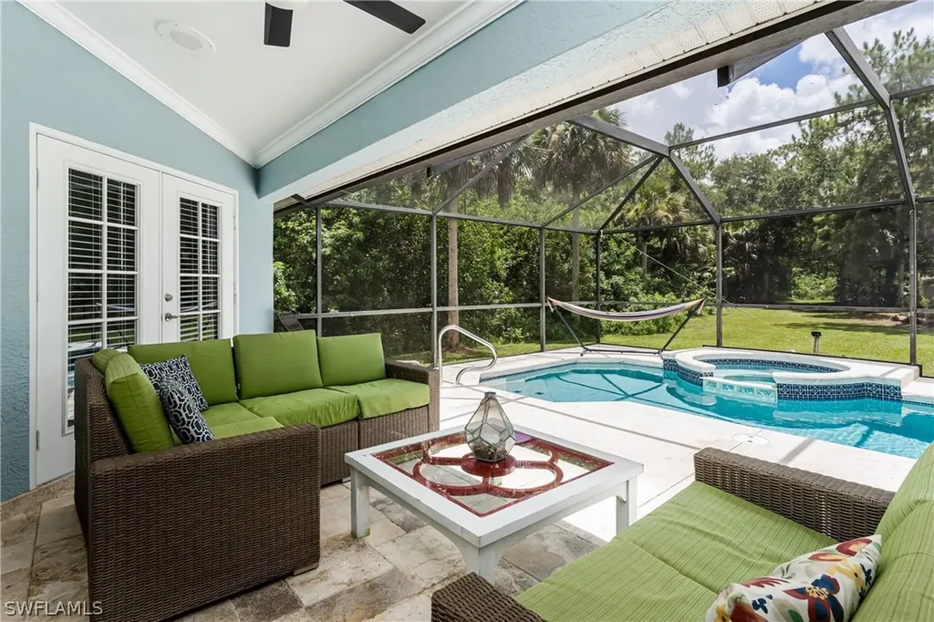 660 11th Street NW Naples FL 34120