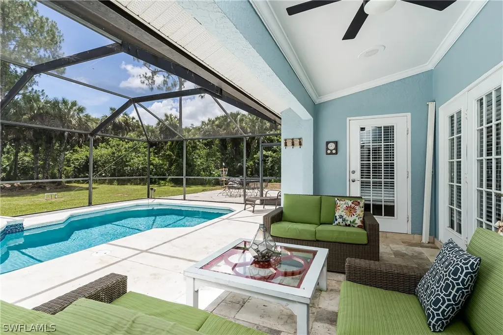 660 11th Street NW Naples FL 34120