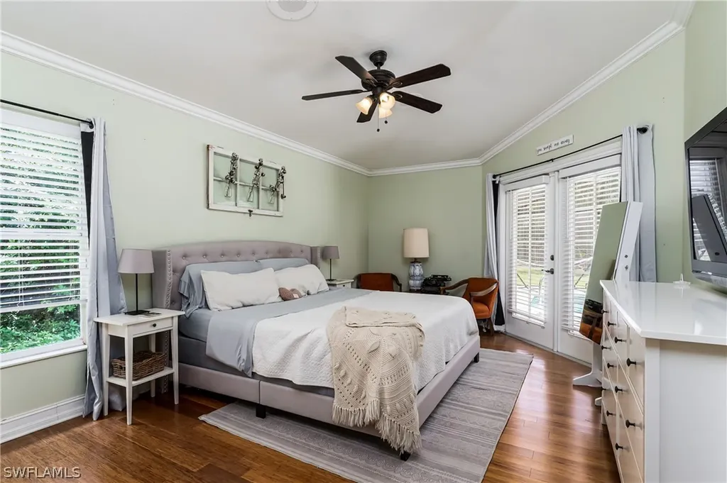 660 11th Street NW Naples FL 34120