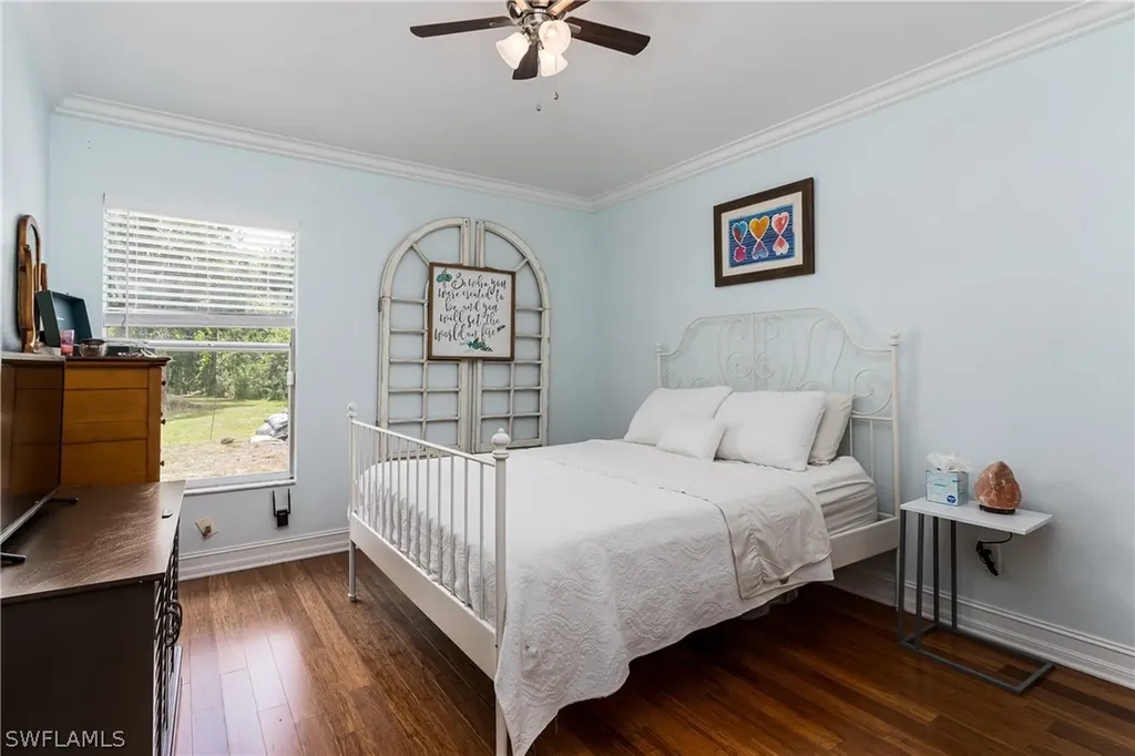 660 11th Street NW Naples FL 34120