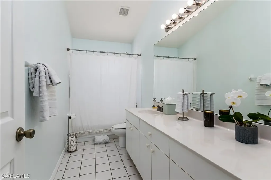660 11th Street NW Naples FL 34120