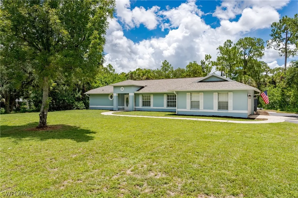 660 11th Street NW Naples FL 34120