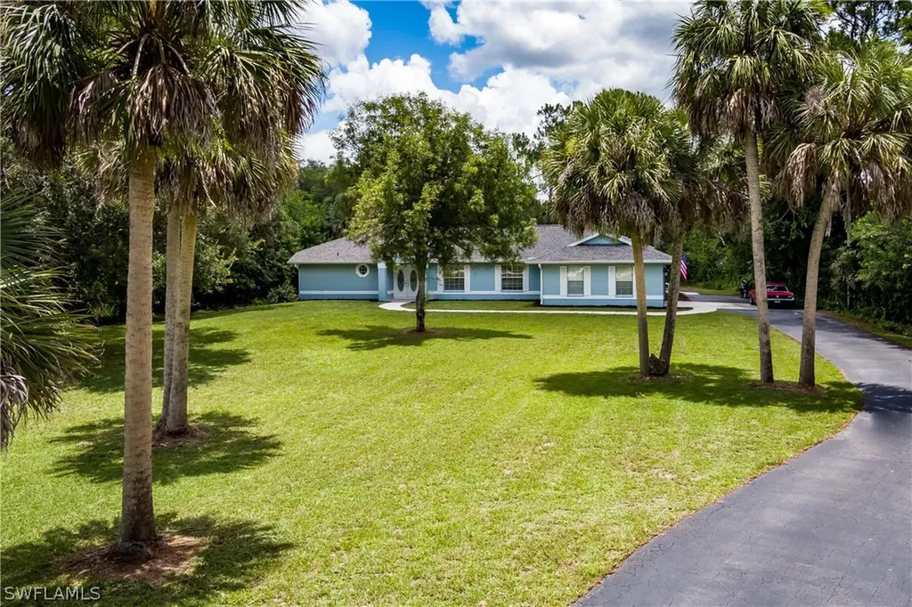 660 11th Street NW Naples FL 34120