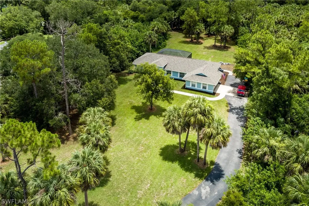 660 11th Street NW Naples FL 34120