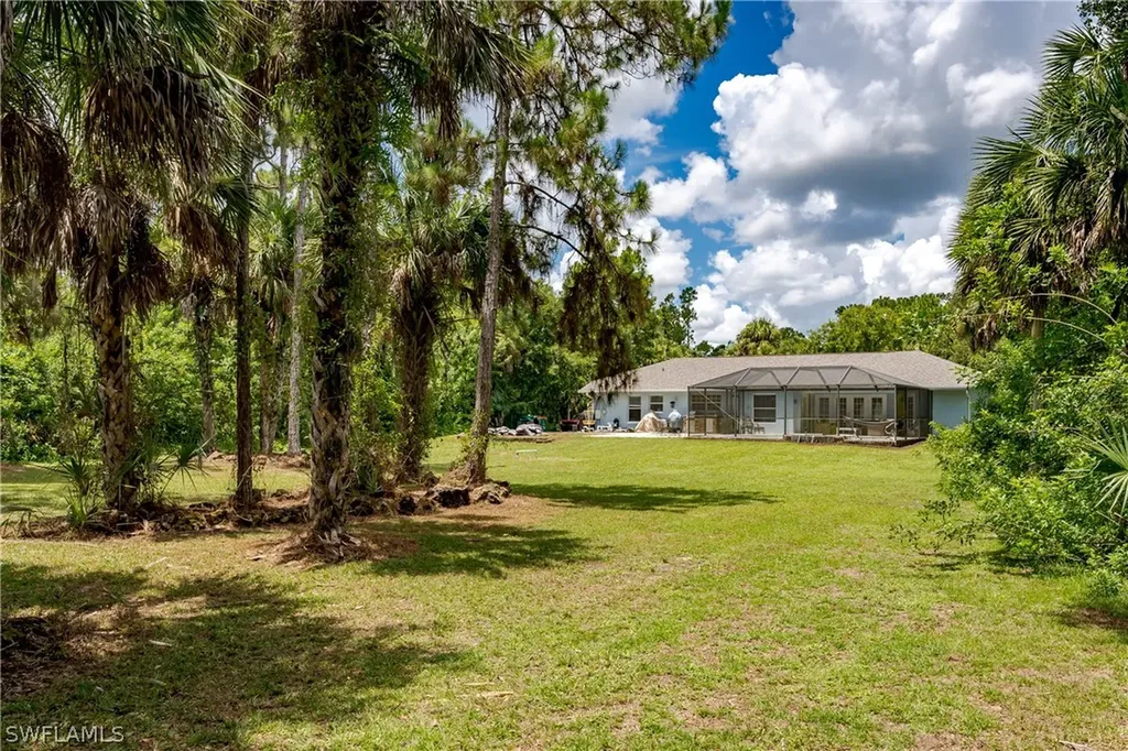 660 11th Street NW Naples FL 34120