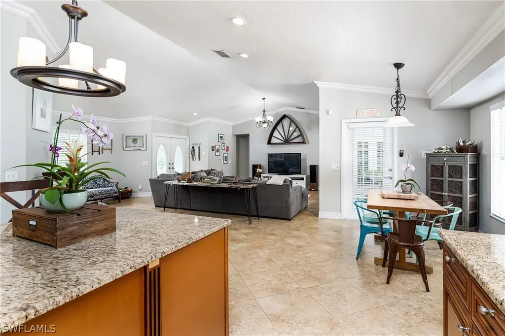 660 11th Street NW Naples FL 34120