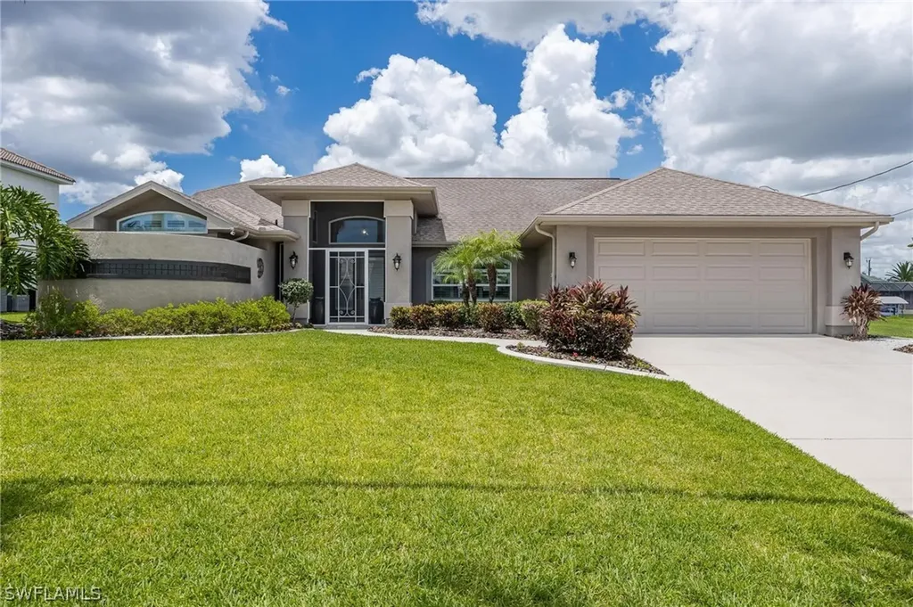 1913 SW 51st Street Cape Coral FL 33914