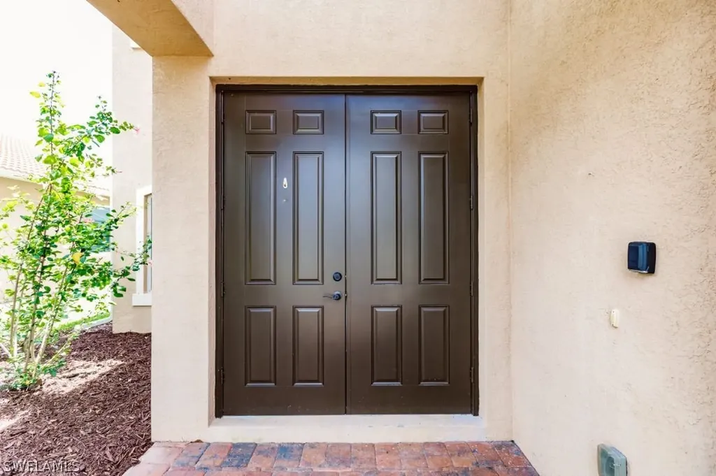 1581 Birdie Drive Naples FL 34120