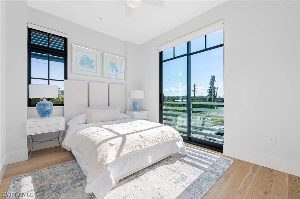 Naples FL, 101 8TH Street S, Unit 201