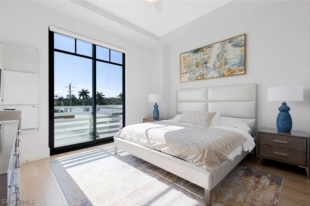 101 8th Street S Naples FL 34102