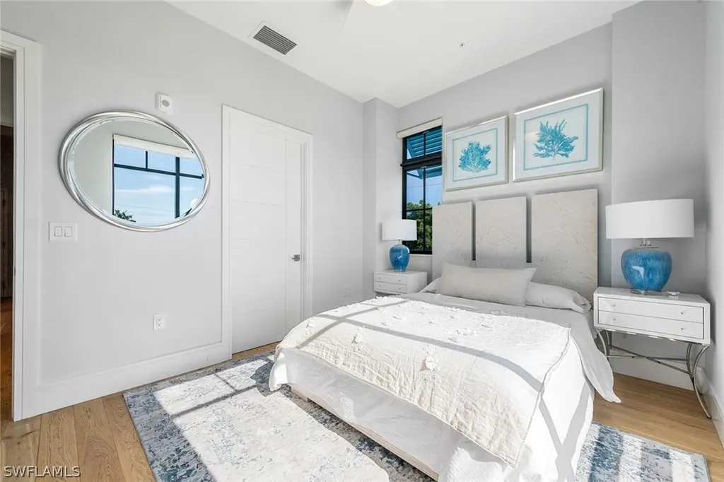 101 8th Street S Naples FL 34102
