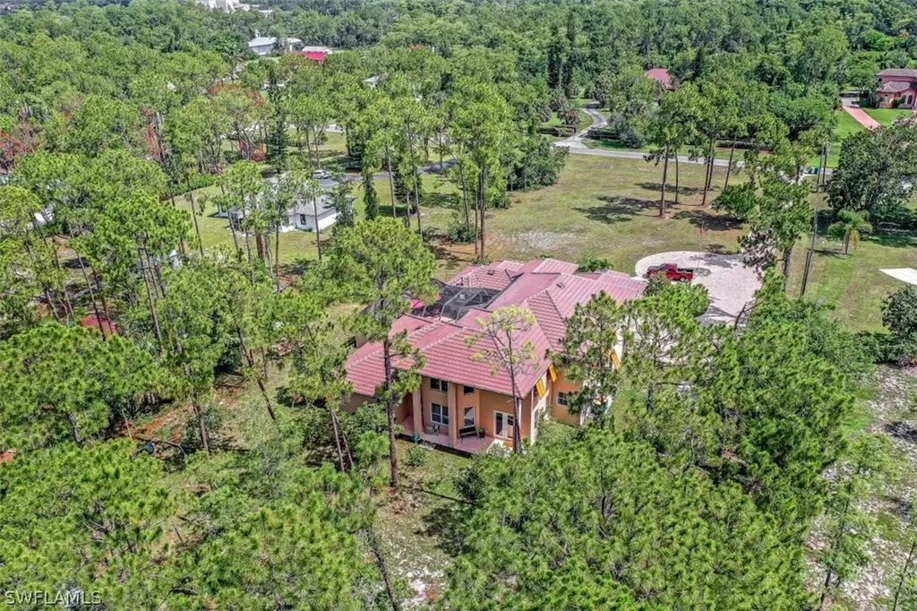 3660 7th Avenue NW Naples FL 34120