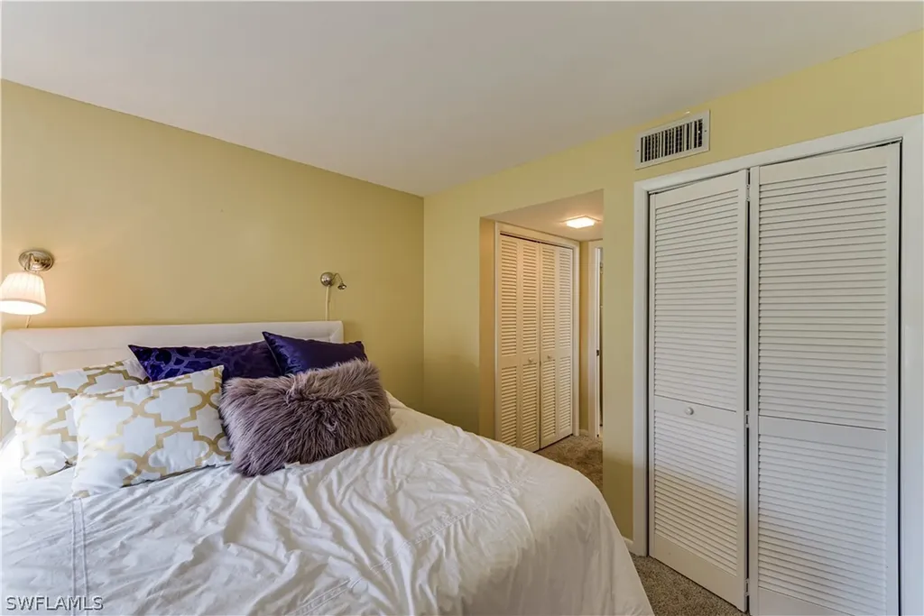 425 Meadowlark Lane Naples FL 34105