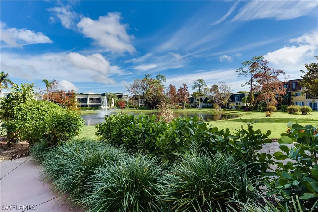 425 Meadowlark Lane Naples FL 34105