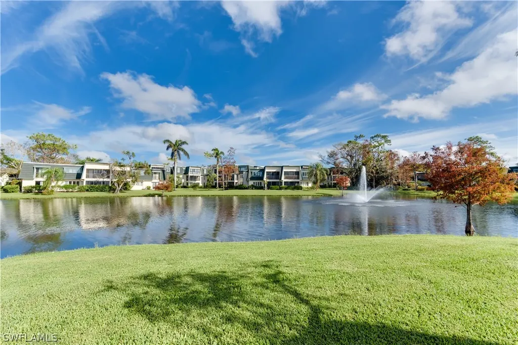 425 Meadowlark Lane Naples FL 34105