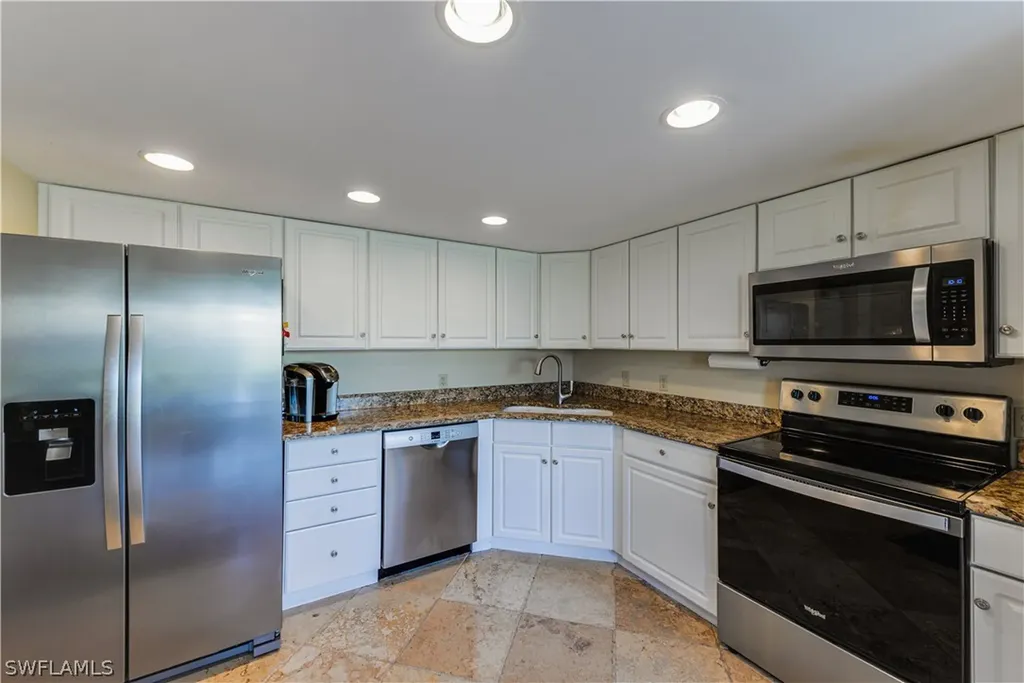 425 Meadowlark Lane Naples FL 34105