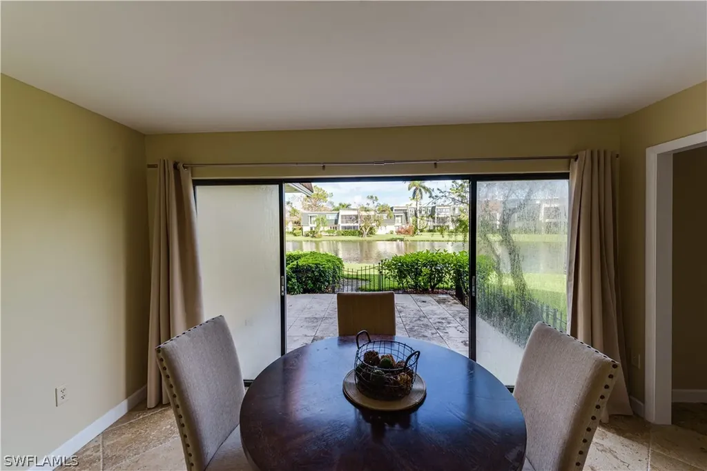 425 Meadowlark Lane Naples FL 34105