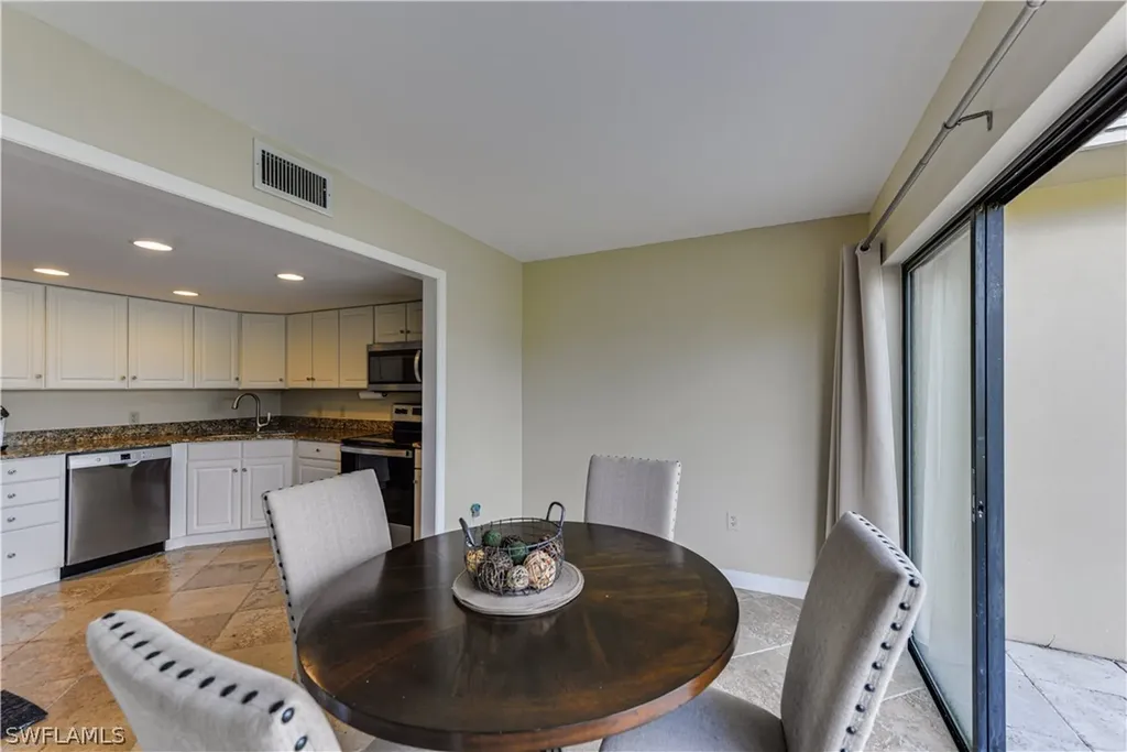 425 Meadowlark Lane Naples FL 34105