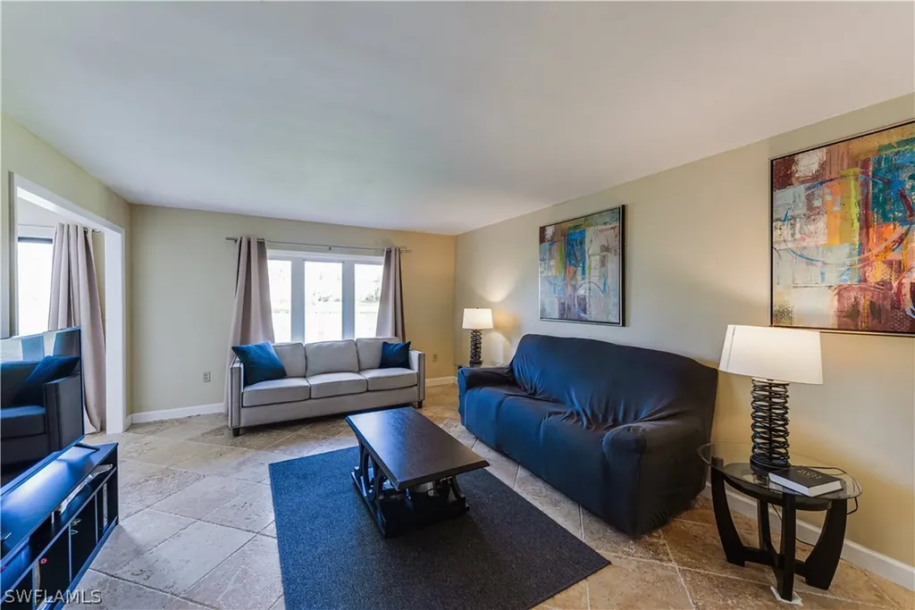 425 Meadowlark Lane Naples FL 34105