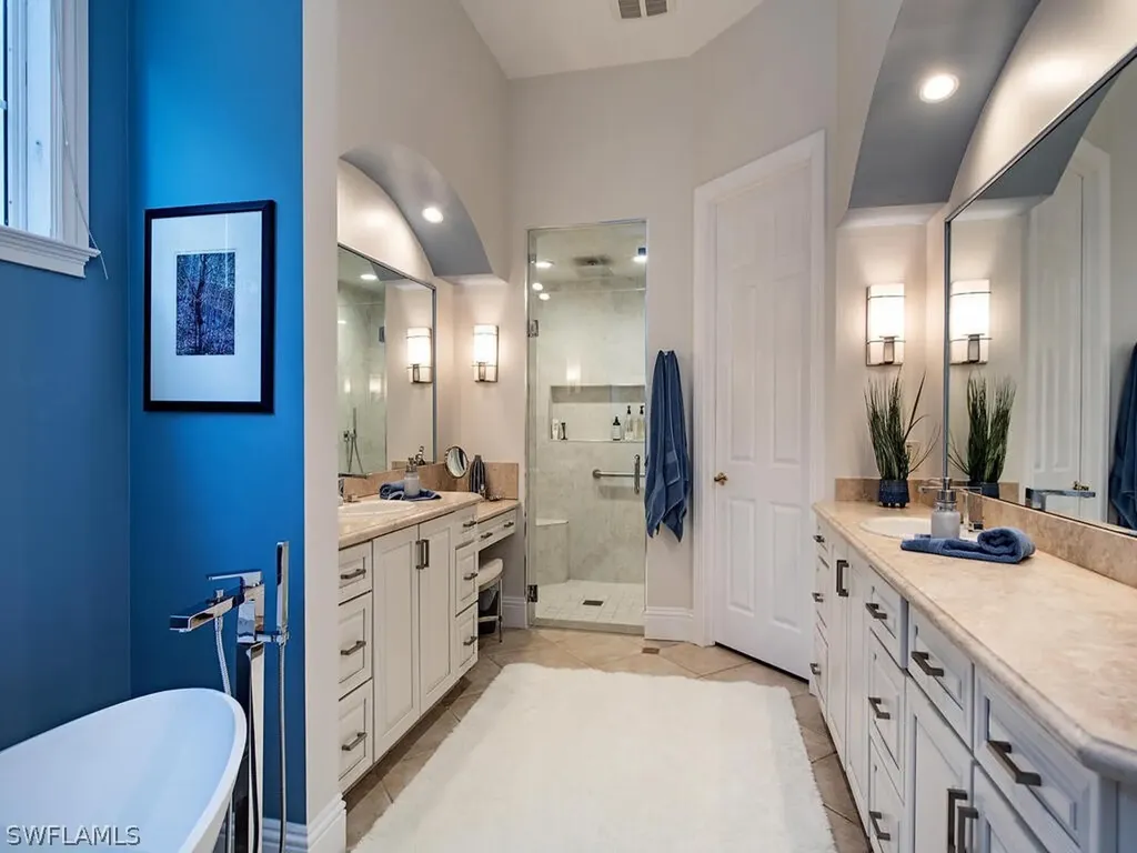 2614 L'ermitage Lane Naples FL 34105