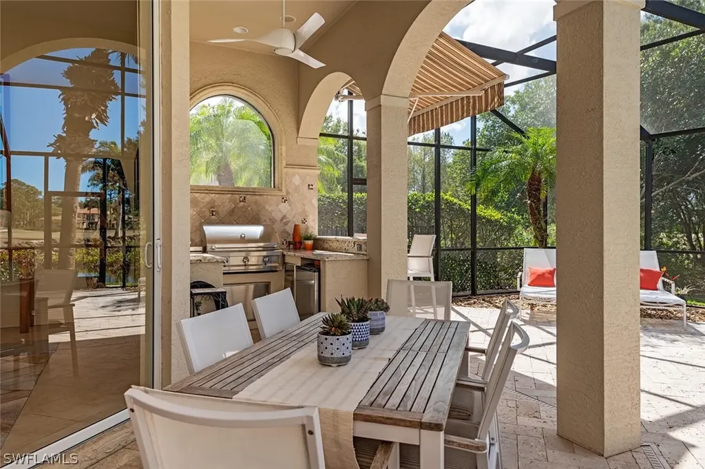 2614 L'ermitage Lane Naples FL 34105