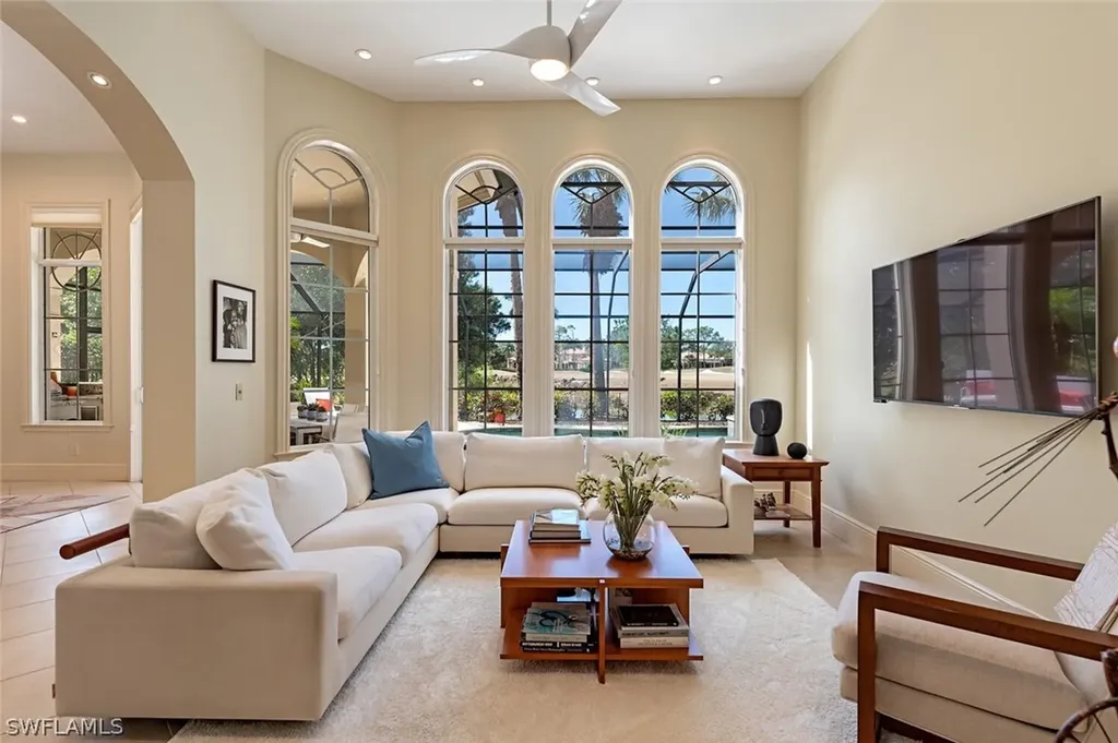 2614 L'ermitage Lane Naples FL 34105