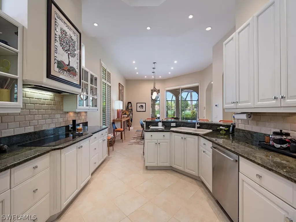 2614 L'ermitage Lane Naples FL 34105