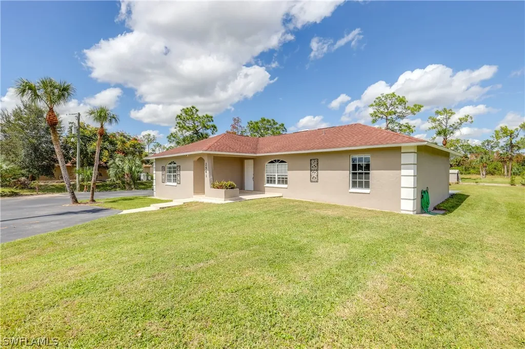 2561 6th Avenue SE Naples FL 34117