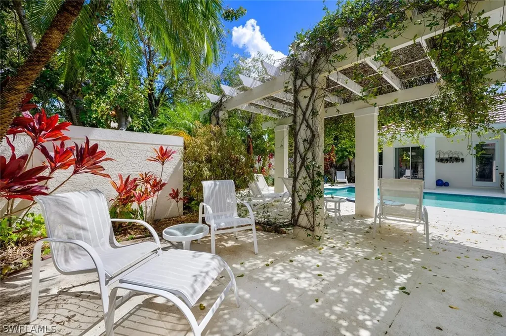 224 Monterey Drive Naples FL 34119