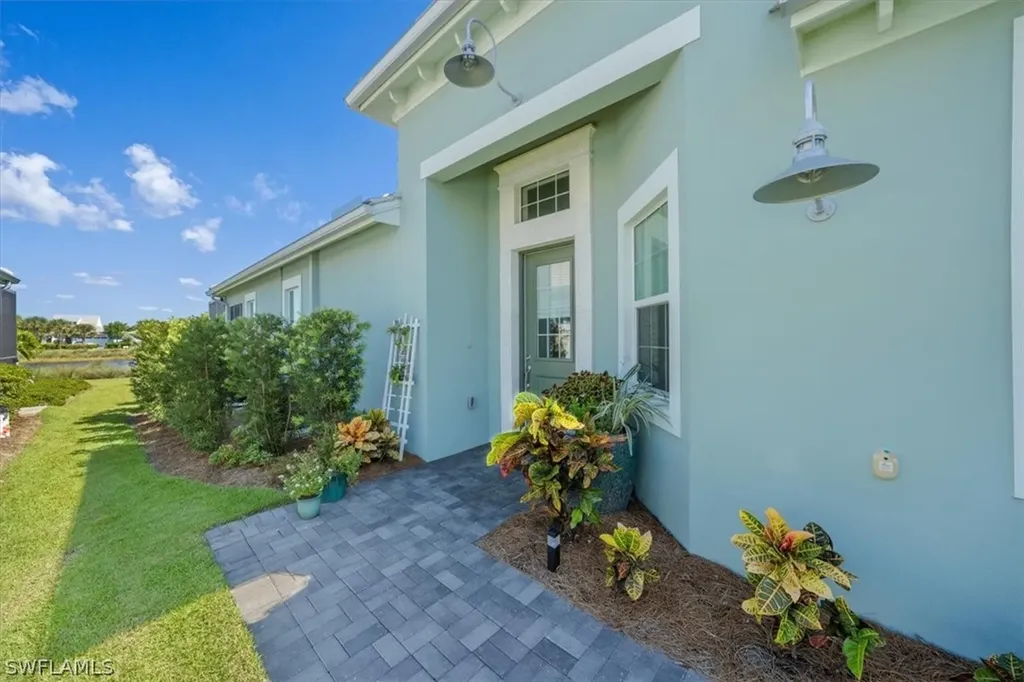 5902 Haiti Drive Naples FL 34113