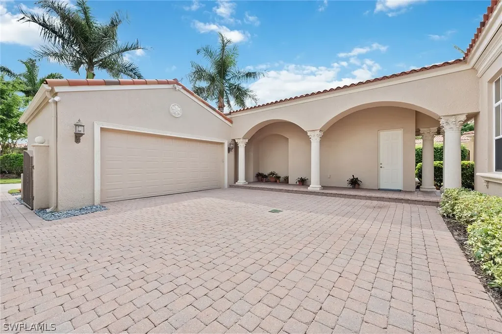 8559 Bellagio Drive Naples FL 34114