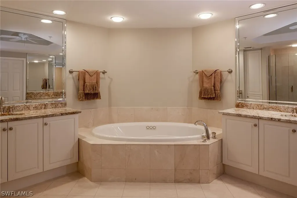 425 Dockside Drive Naples FL 34110