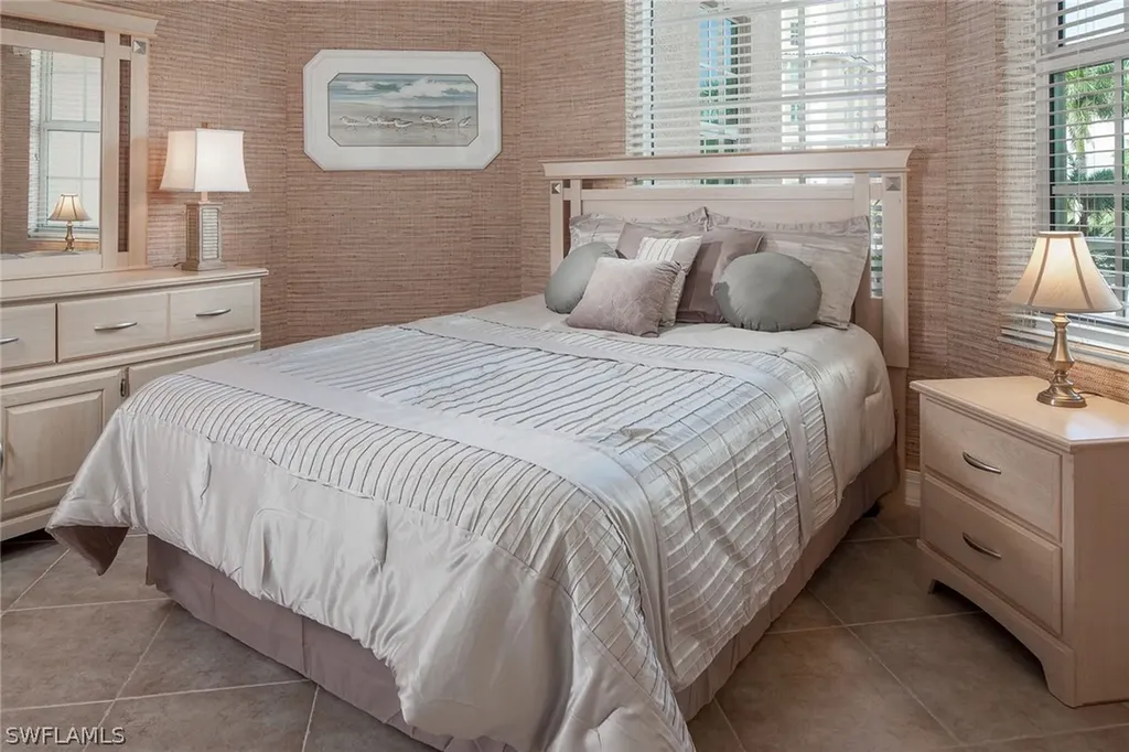 425 Dockside Drive Naples FL 34110