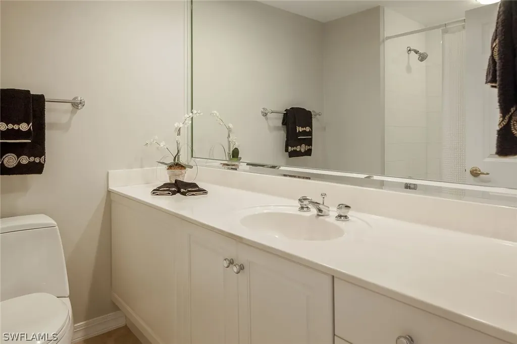 425 Dockside Drive Naples FL 34110