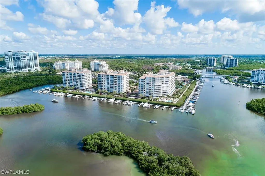 425 Dockside Drive Naples FL 34110