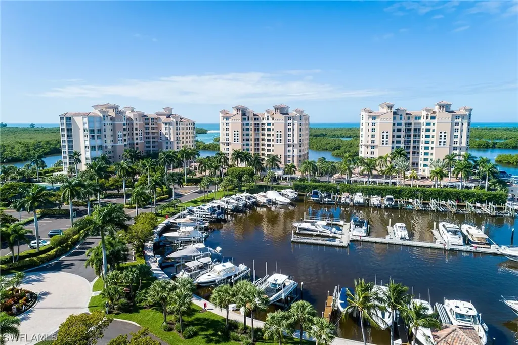 425 Dockside Drive Naples FL 34110
