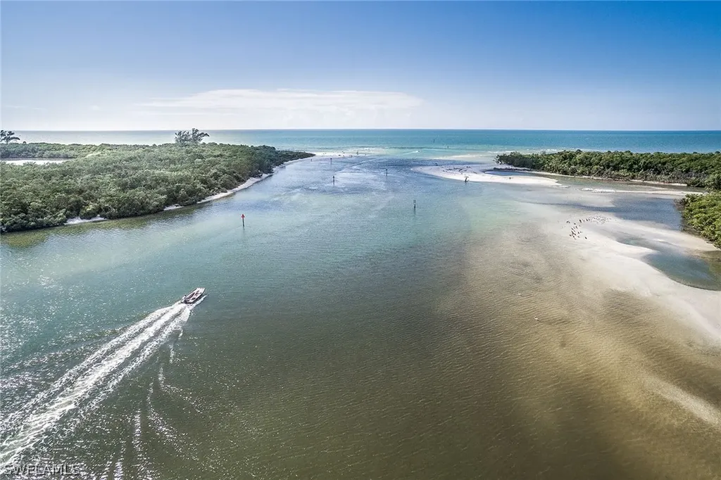 425 Dockside Drive Naples FL 34110