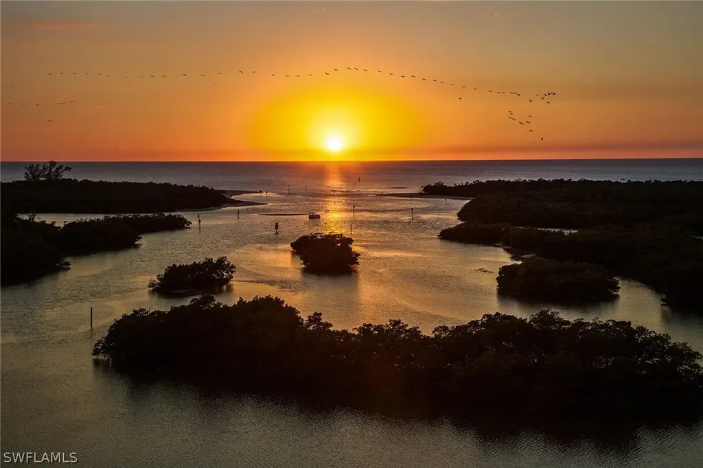 425 Dockside Drive Naples FL 34110