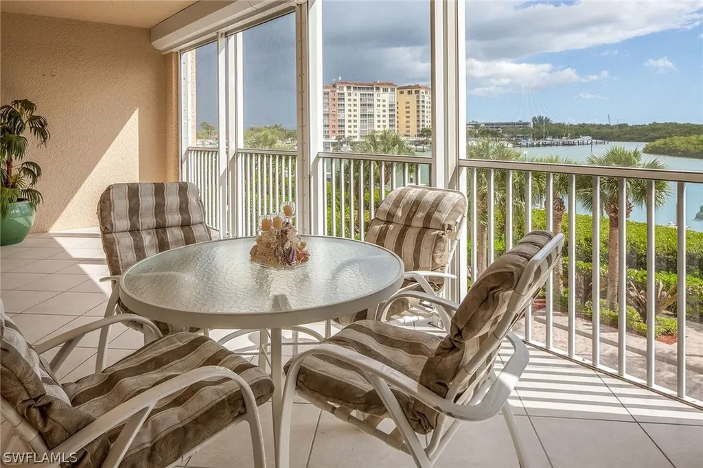 425 Dockside Drive Naples FL 34110