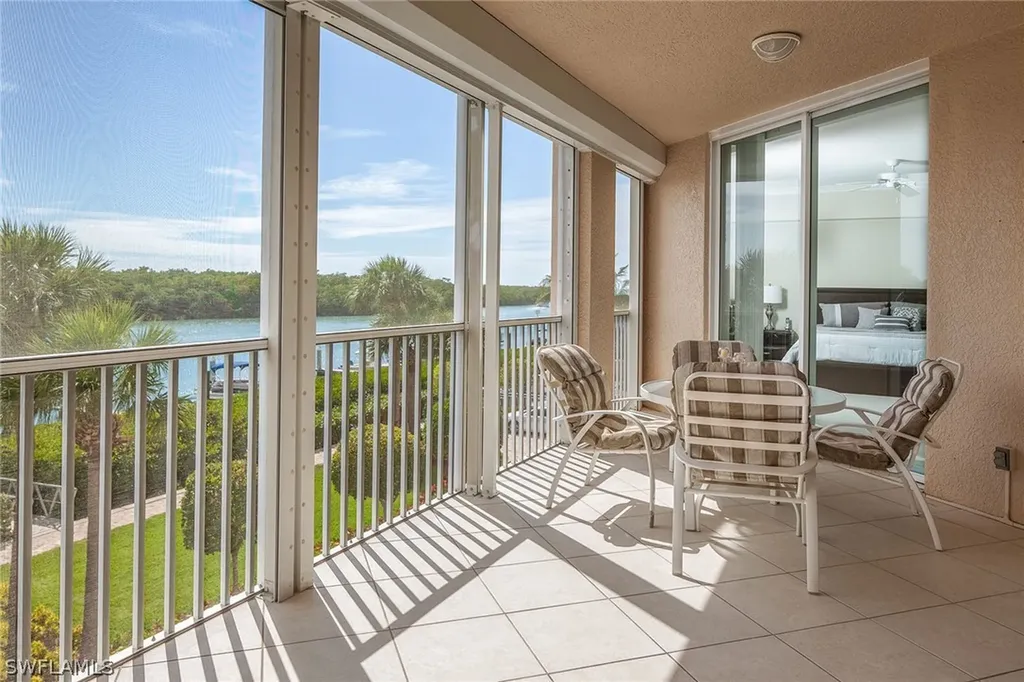 425 Dockside Drive Naples FL 34110